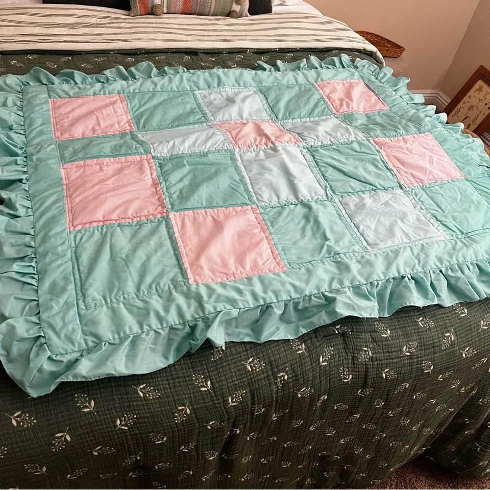 Vintage Handmade Baby Ruffle Quilt Crib Bedding Pastel Green Pink Blue Cottage